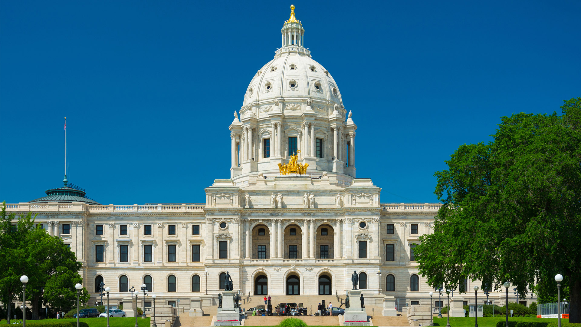 The Minnesota State Capitol on a sunny day in summer